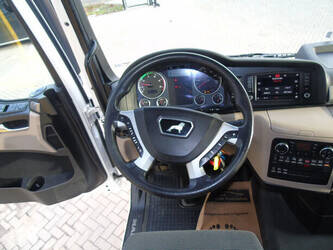 2017-man-tgx-18-500-1383309-43690372