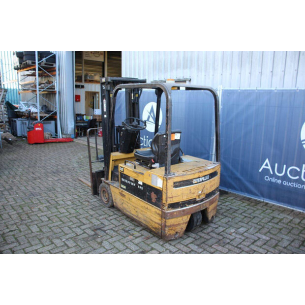 1994 كاتربيلر F35-43690825