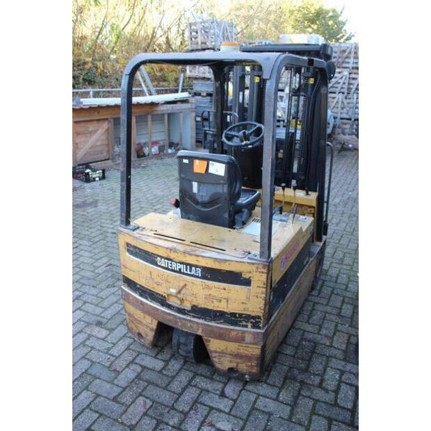 1994 كاتربيلر F35-43690827