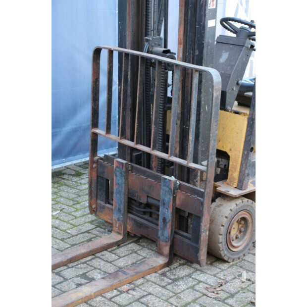 1994 كاتربيلر F35-43690832