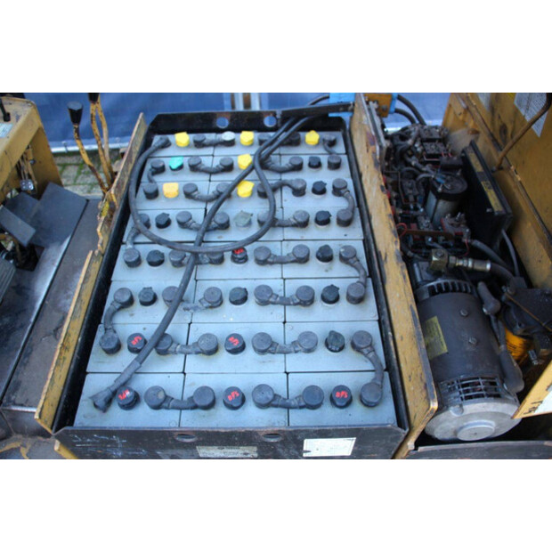 1994 كاتربيلر F35-43690837