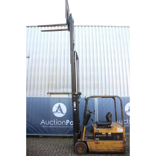 1994 كاتربيلر F35-43690851