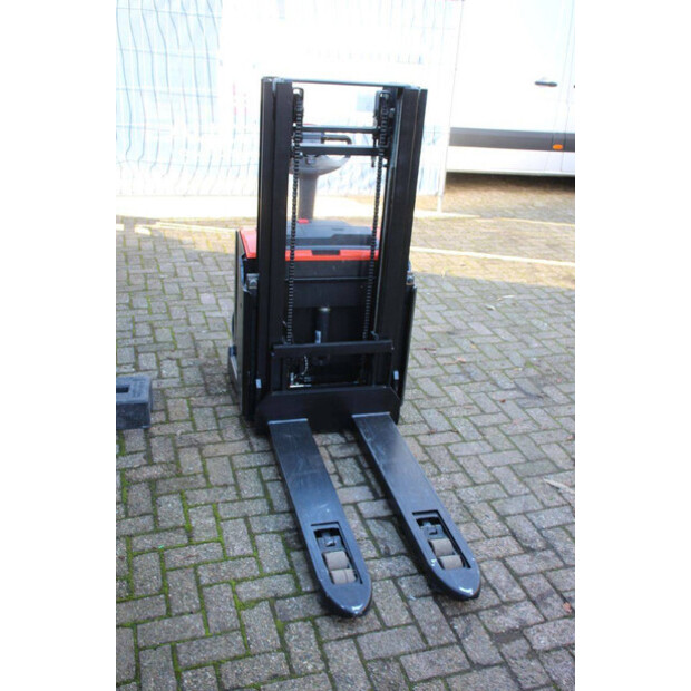 2018 Toyota SWE200D-43690859