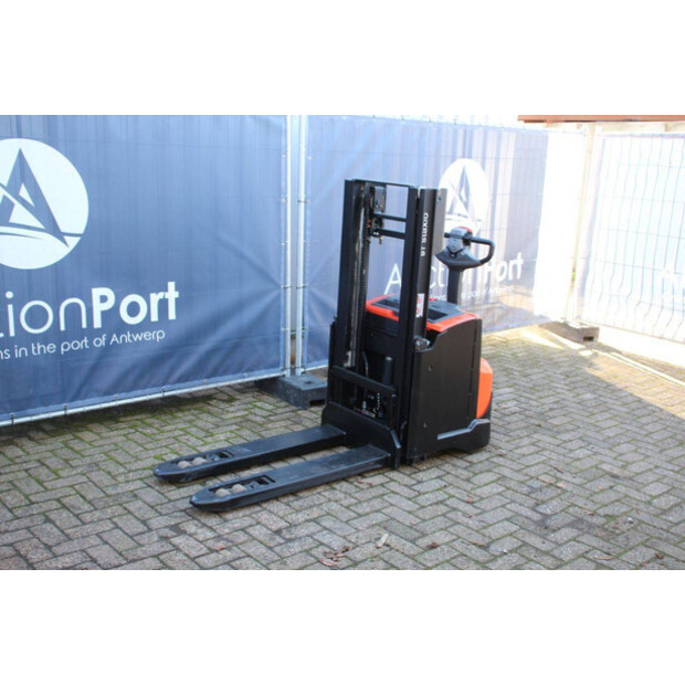 2018 Toyota SWE200D-43690861