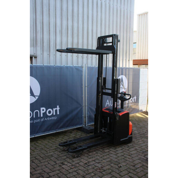 2018 Toyota SWE200D-43690871