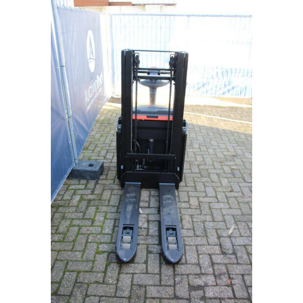 2018 Toyota SWE200D-43690883