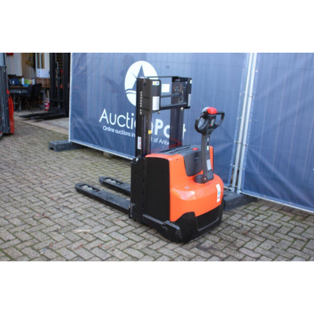 2018 Toyota SWE200D-43690904