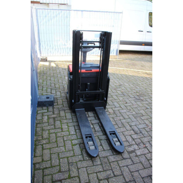 2018 Toyota SWE200D-43690907