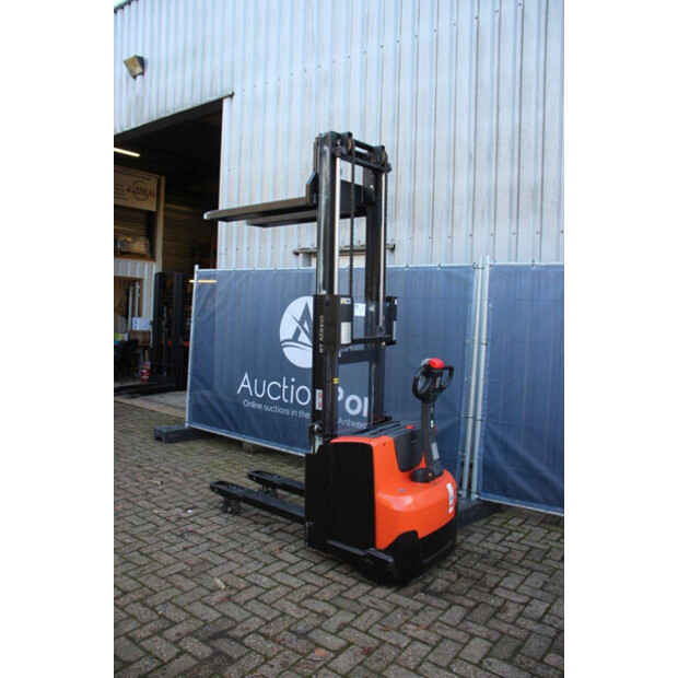 2018 Toyota SWE200D-43690924