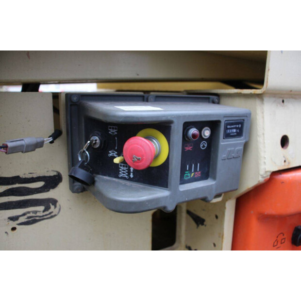 2015 جيه ال جي 2632ES-43691053