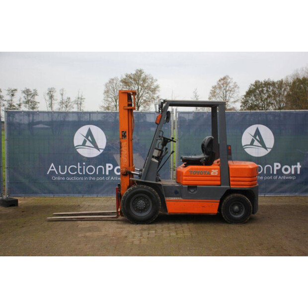 1990 Toyota 5FG25-43691297