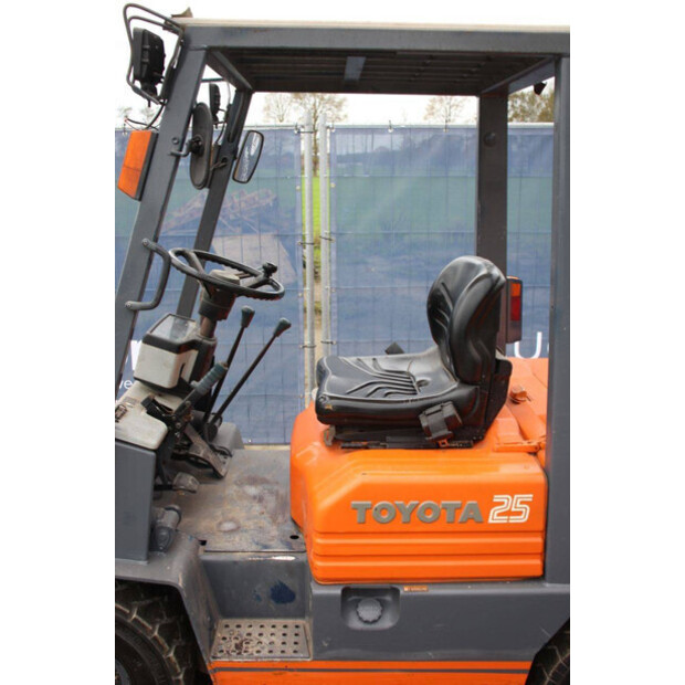 1990 Toyota 5FG25-43691315