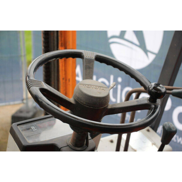 1990 Toyota 5FG25-43691319