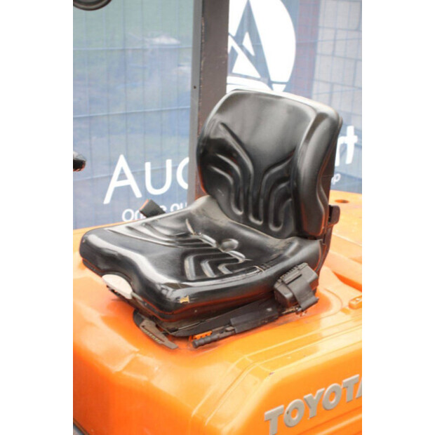 1990 Toyota 5FG25-43691325