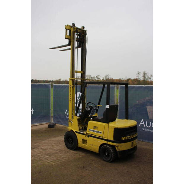 1990 ميتسوبيشي FD15-43691464