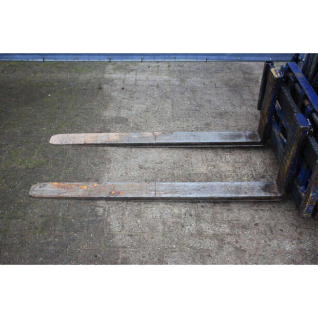 Komatsu FD25T-12-43691565