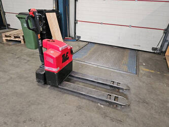 صورة ل Electric Pallet Truck 2018 ليندي MT15