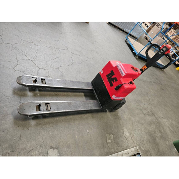 2018 ليندي MT15-43691620