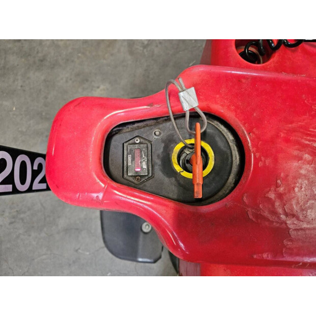 2018 ليندي MT15-43691622