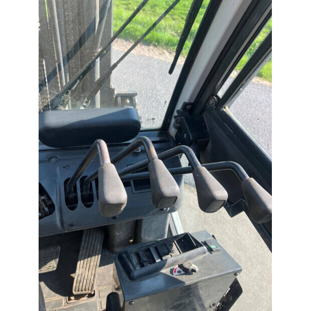 2017 UNICARRIERS Y1D2A25Q-43691675