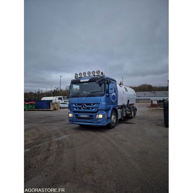 2012 Mercedes-Benz 1844-43704375