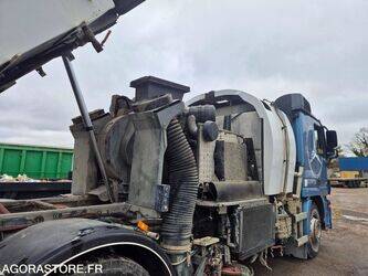 2012-mercedes-benz-1844-1383379-43704379