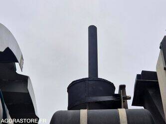 2012-mercedes-benz-1844-1383379-43704380