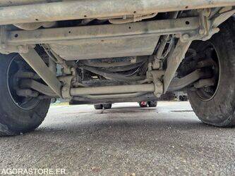 2012-mercedes-benz-1844-1383379-43704393