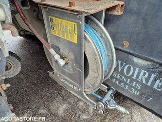 2012-mercedes-benz-1844-1383379-43704395