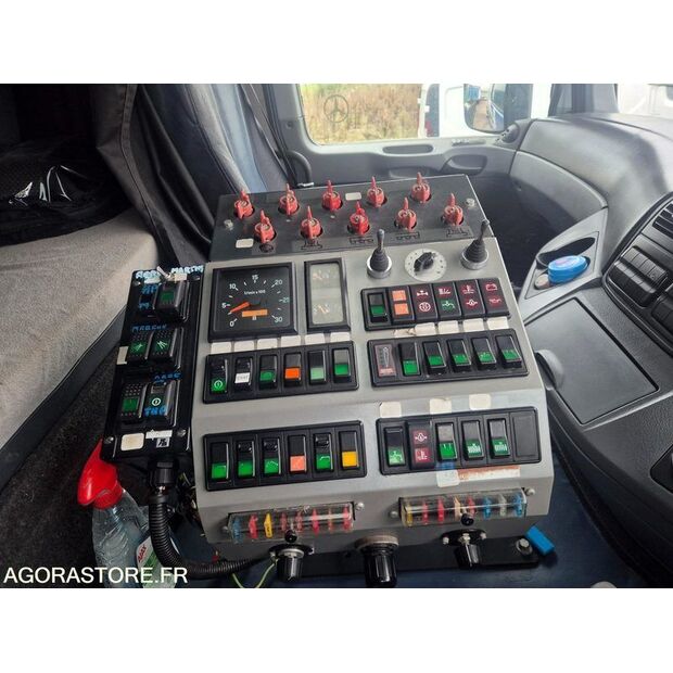 2012 Mercedes-Benz 1844-43704397