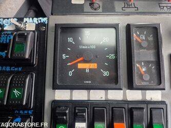 2012-mercedes-benz-1844-1383379-43704398