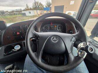 2012-mercedes-benz-1844-1383379-43704401