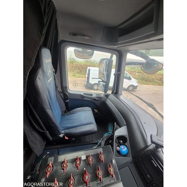 2012 Mercedes-Benz 1844-43704402