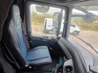 2012-mercedes-benz-1844-1383379-43704402