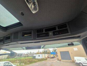 2012-mercedes-benz-1844-1383379-43704403