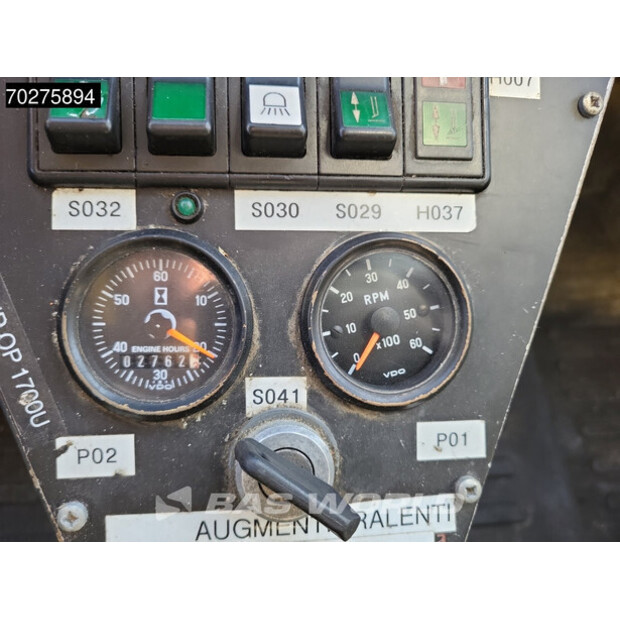 2000 مرسيدس بنز UNIMOG 1650-43704700