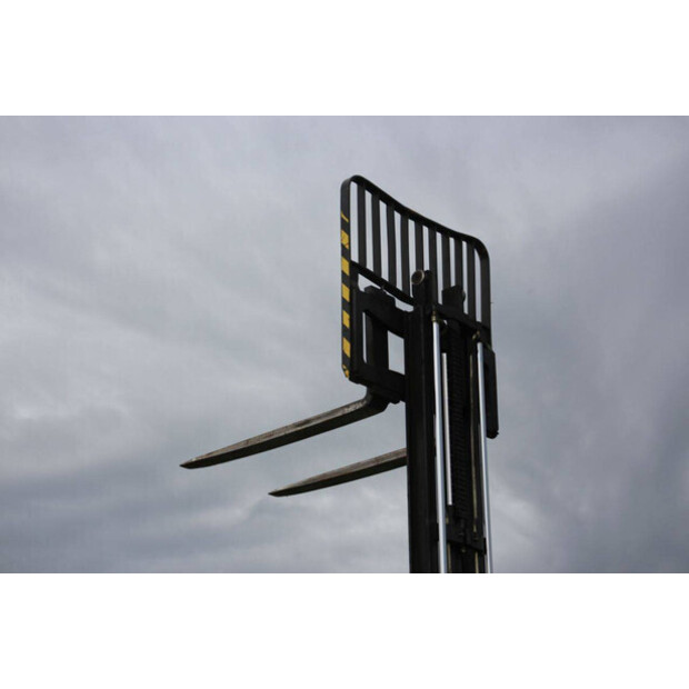 2005 Linde E30/03/600-43705460