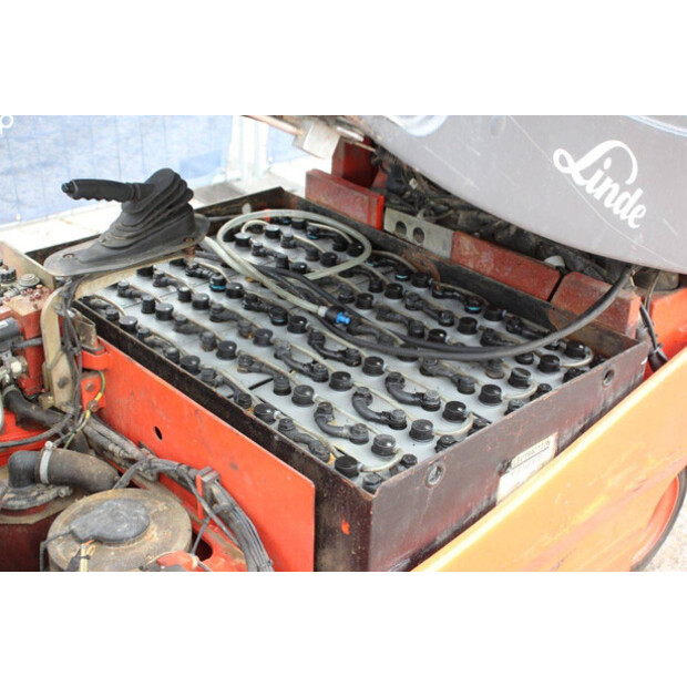 2006 Linde E20/02-43705535