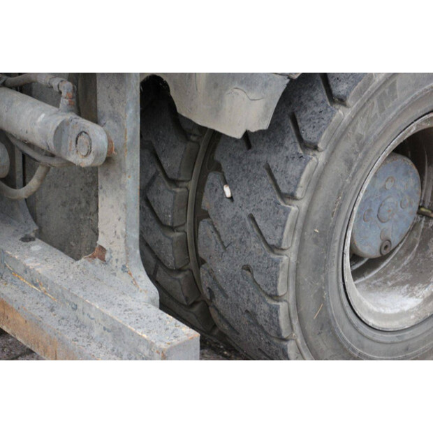 2010 KALMAR DCE 80-9-43705928