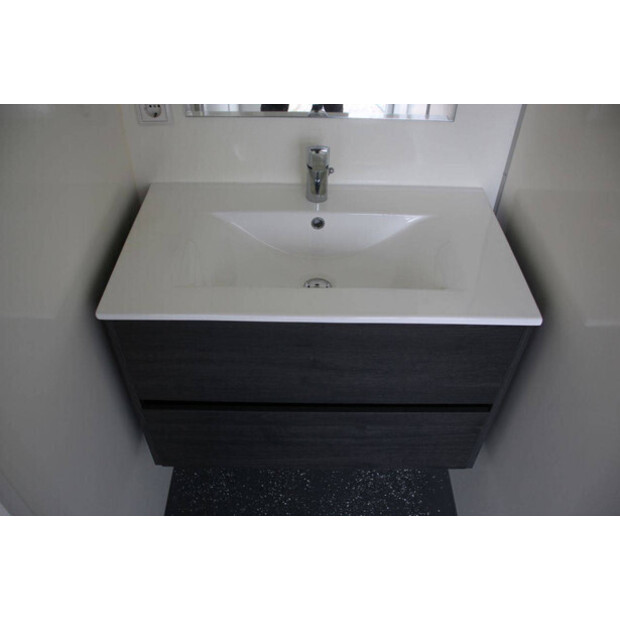 2013 أخرى VOGN-43706053