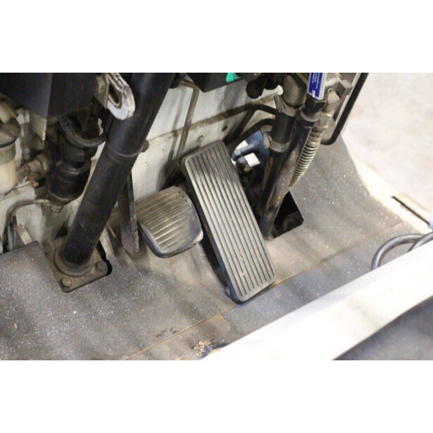 كوماتسو FB13M-2-43706331