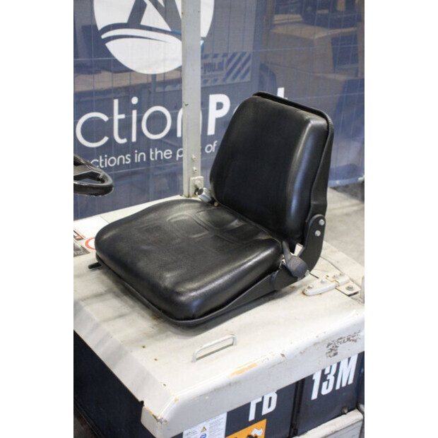 كوماتسو FB13M-2-43706333