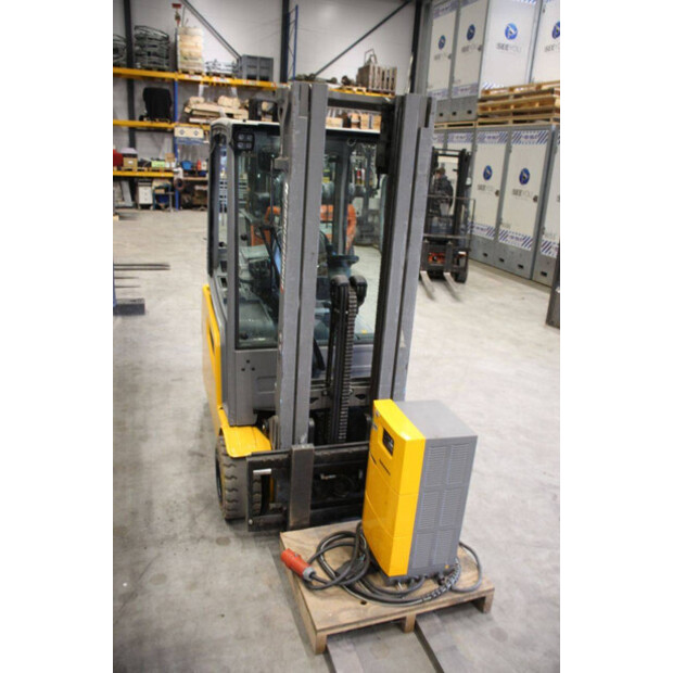 2017 Jungheinrich EFG220-43706484