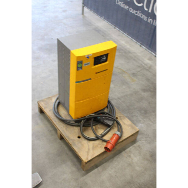 2017 Jungheinrich EFG220-43706487