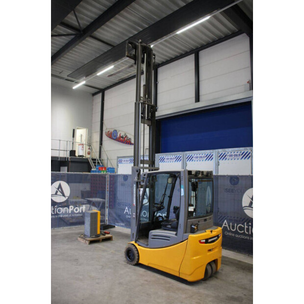 2017 Jungheinrich EFG220-43706515