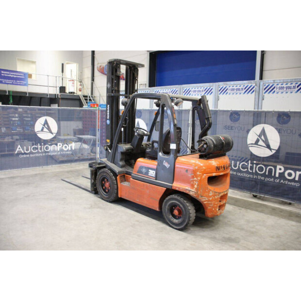 2000 NISSAN 30-43706698