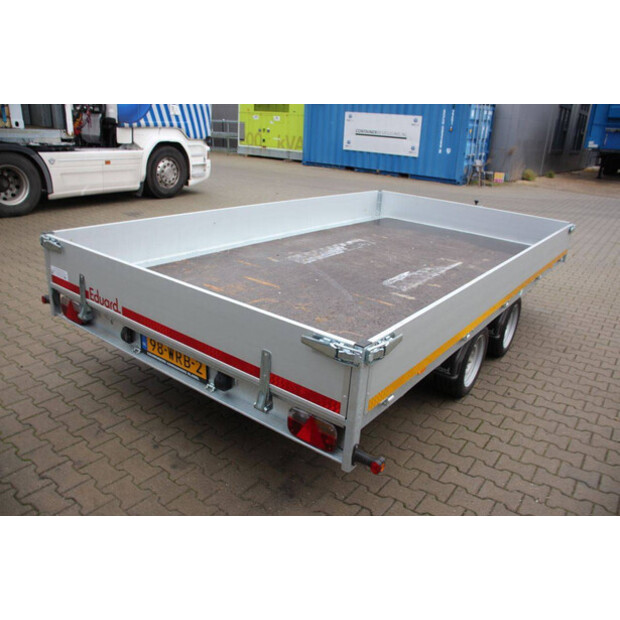 2025 إدوارد P4-43706809