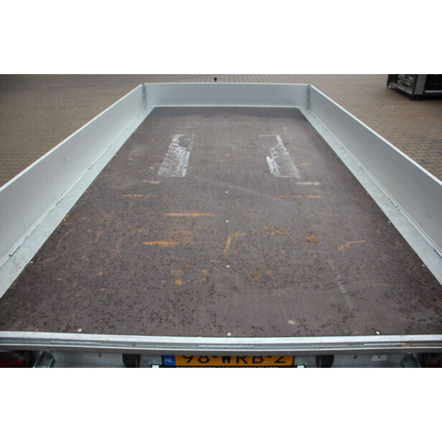 2025 إدوارد P4-43706831