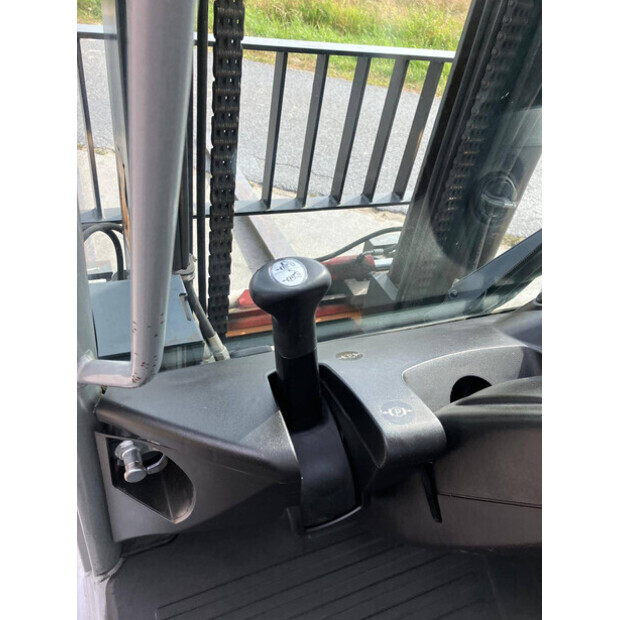 2019 Still RX70-40-43707357