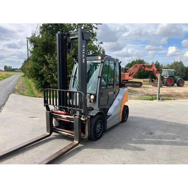 2019 Still RX70-40-43707372